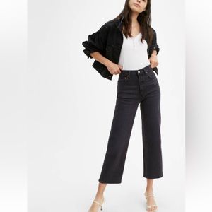 levi’s rib cage ankle black jeans - 24 waist
